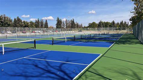 Scenic park with pickleball courts