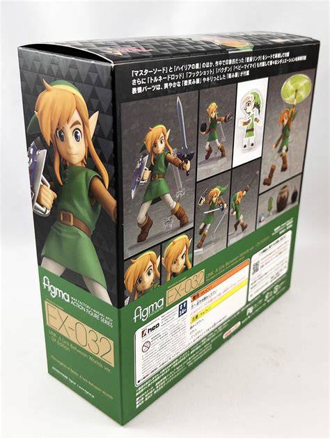Figure: A Link Between Worlds DX Link accessories